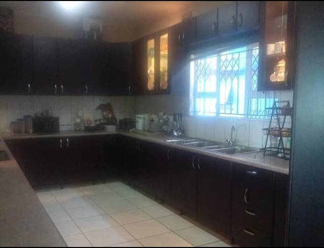 3 BEDROOM HOUSE FOR SALE IN PARK RYNIE